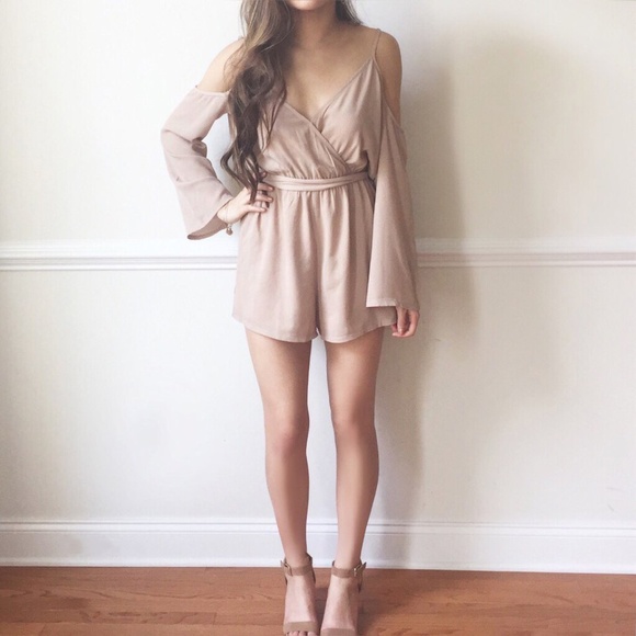 Off the shoulder romper - Picture 1 of 3